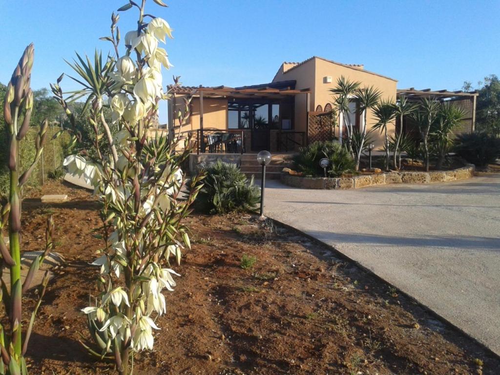 Ferienwohnung Tramontisulmare Custonaci Exterior foto